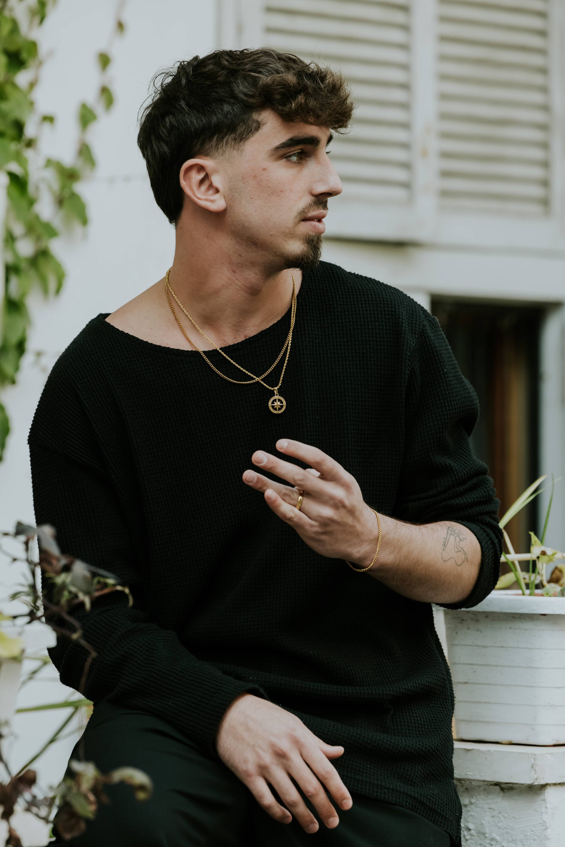 שרשרת זהב לגבר קונל על הצוואר, בעיצוב קלאסי עם חוליות מעוגלות ועמיד מפלדת אל-חלד